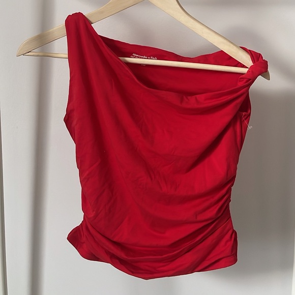 Abercrombie and Fitch Model Blend Asymmetrical Twist Top - Picture 3 of 3